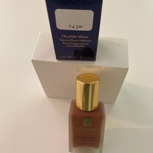 ESTEE LAUDER DOUBLE WEAR FOUNDATION